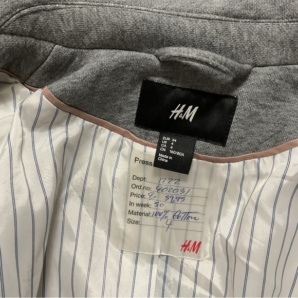 H&M COLLARED BLAZER WITH ELBOW REINFORCEMENT PATCHES IN SIZE 4.  GENTLY WORN - Picture 4 of 4